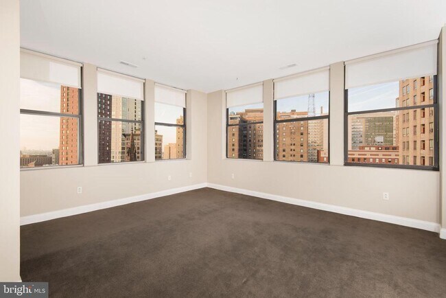 Building Photo - 220 S 16th St