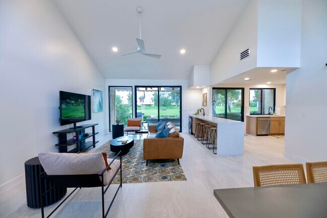 Building Photo - 179 Gran Via