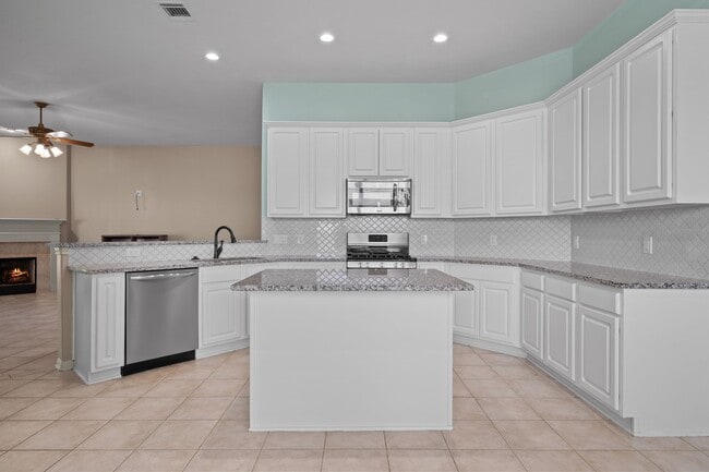 Building Photo - 530 Lockland Ln