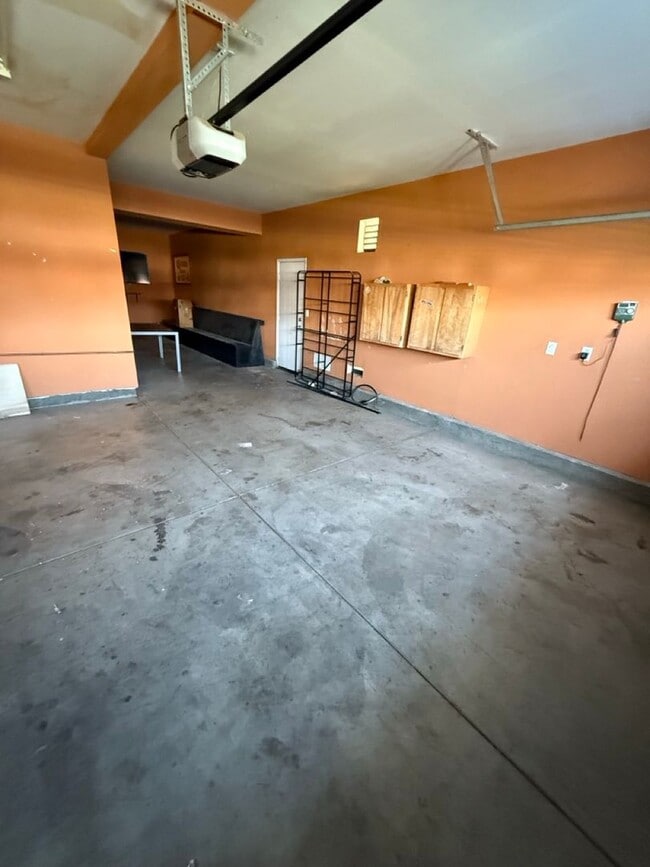 Building Photo - 10317 Titanium St