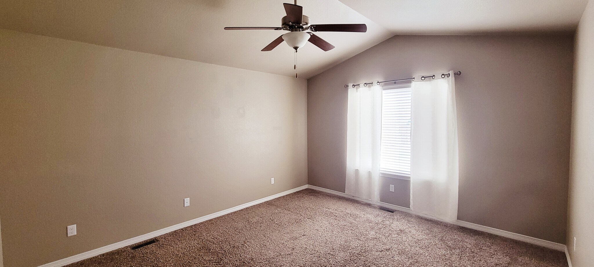 Building Photo - 6729 Kearsarge Dr