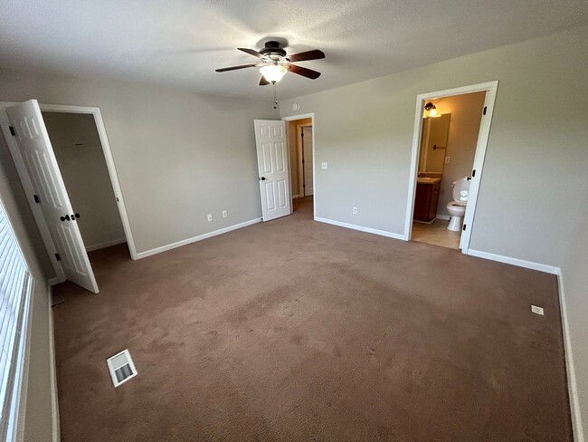 Building Photo - 2/2.5 Townhome in Cartersville- $1395