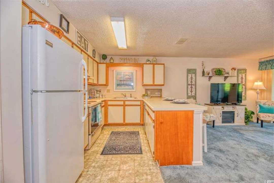 Kitchen view - 510 Fairwood Lakes Dr