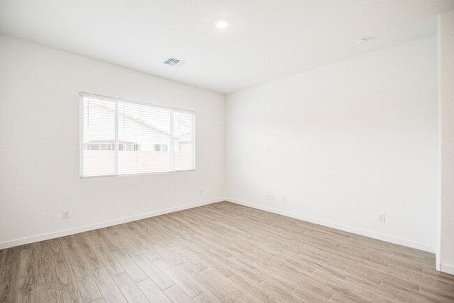 Building Photo - NEW 4 Bedroom home in Phoenix!