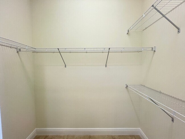 Building Photo - Luxury Living in a Gated Community – Modern 2-Bed Home with Premium Amenities!