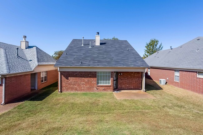 Building Photo - 7077 Millers Glen Way