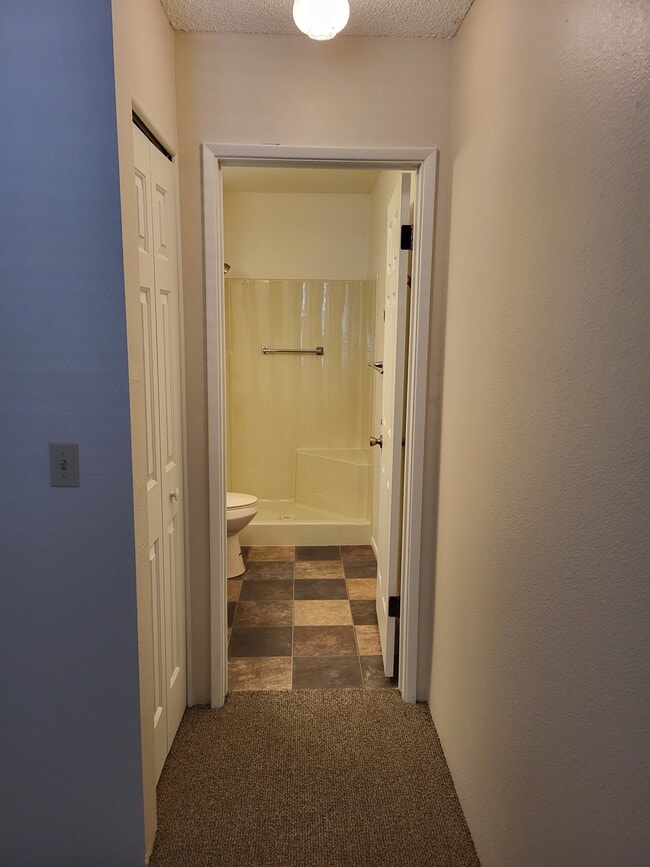 Building Photo - 333 Rim Rock Cir