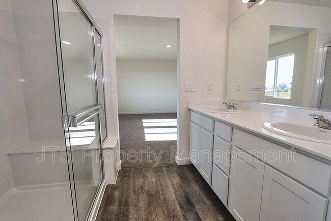 Building Photo - 716 Franklin St