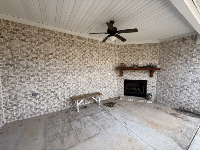 Building Photo - 22 Desert Oak Ct SW