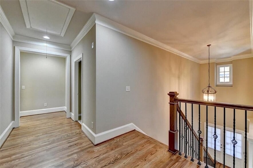 Building Photo - 11636 Parkside Ave