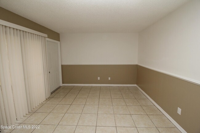 Building Photo - 1021 Abada Ct NE