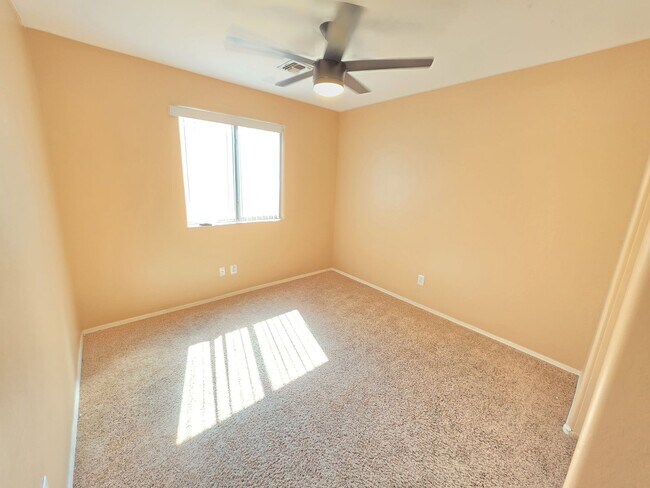 Building Photo - San Tan Heights