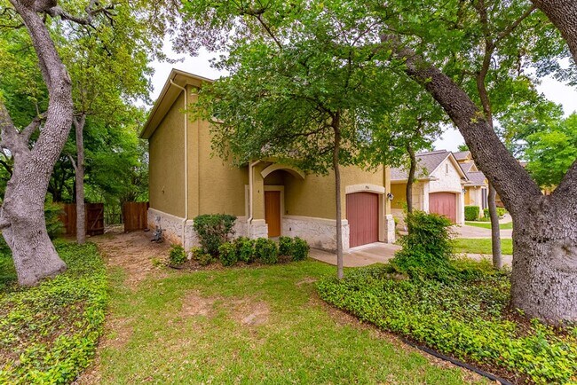 Building Photo - Gorgeous 2 Bedrooms /2.5 Bathrooms + Flex Space Home Near South Austin!!!