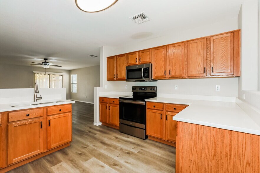 Building Photo - 3171 W Dancer Ln