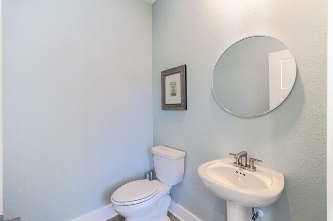 Building Photo - 110 B Jarvis Lndg Dr