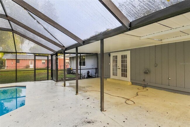 Building Photo - 225 Tracy Way