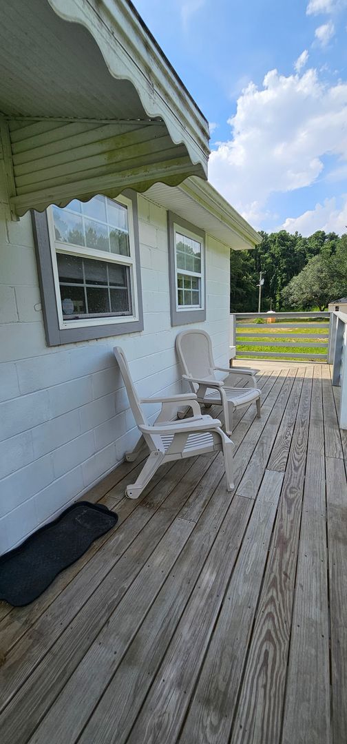 Building Photo - Country Charm in Georgetown