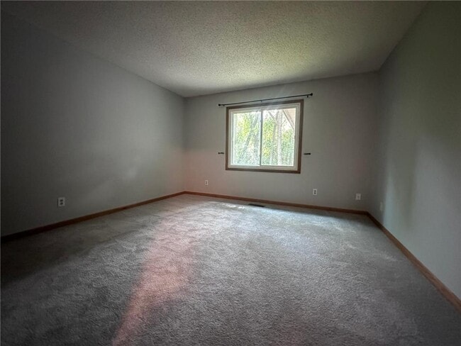 Building Photo - 15229 Buchanan Ct