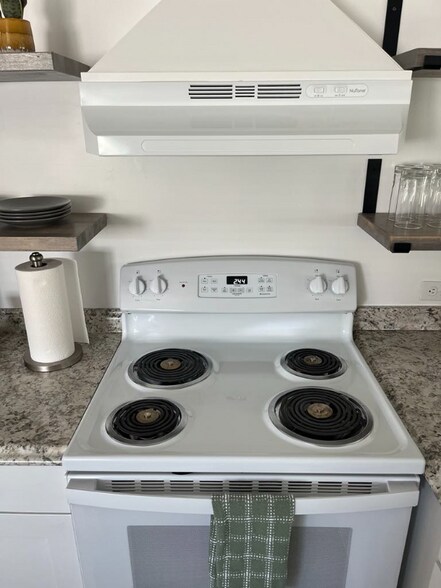 Building Photo - 1634 3rd St E