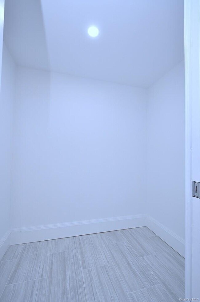 Building Photo - 105 Garth Rd