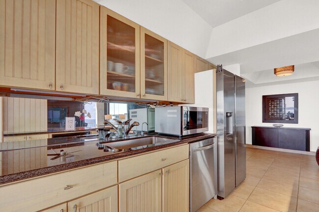 Building Photo - 5510 N Ocean Dr