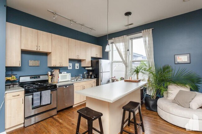 Building Photo - 2 bedroom in Chicago IL 60612
