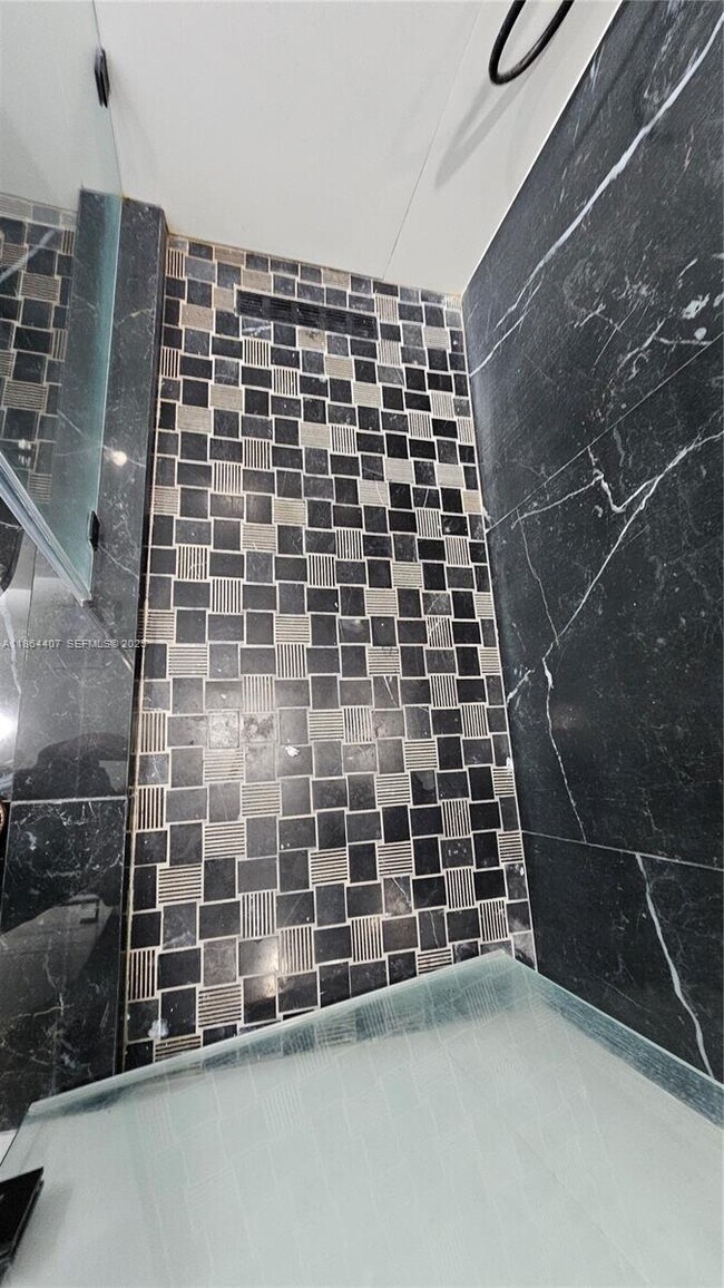 Building Photo - 1861 NW N River Dr