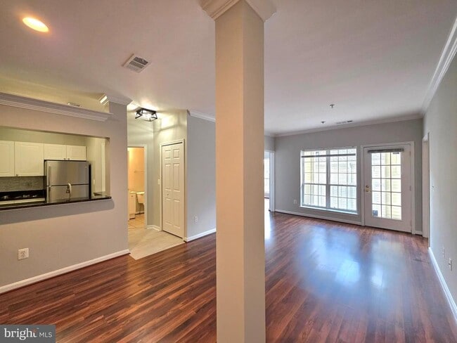 Building Photo - 4560 Strutfield Ln