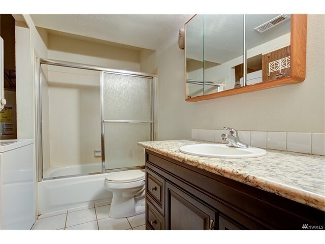Building Photo - Cozy 1 bedroom in the heart of Kingsgate neighborhood