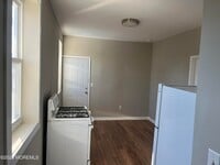 Building Photo - 302 3rd Ave