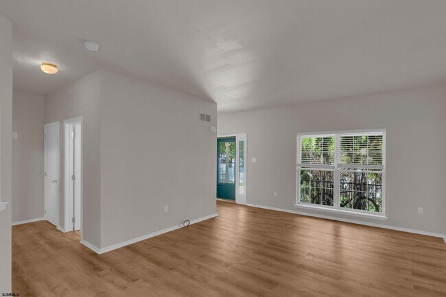 Building Photo - 1 Coronado Ln