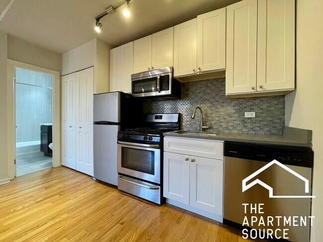 Building Photo - 2834 W Palmer St