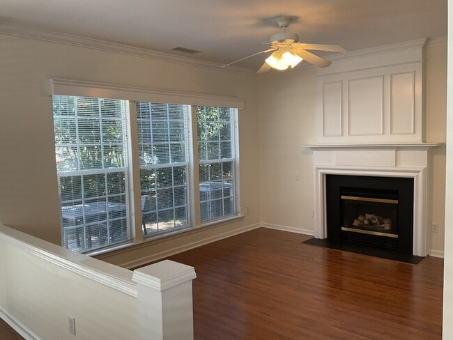 Building Photo - 3 bed, 2.5 bath in desirable Willowmere!