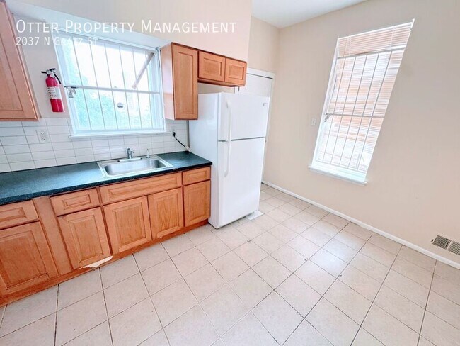 Building Photo - 2037 N Gratz St