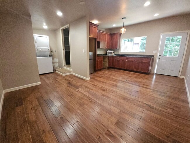 Building Photo - 333 Daken Brook Dr