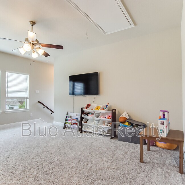 Building Photo - 4001 Bear Creek Ct