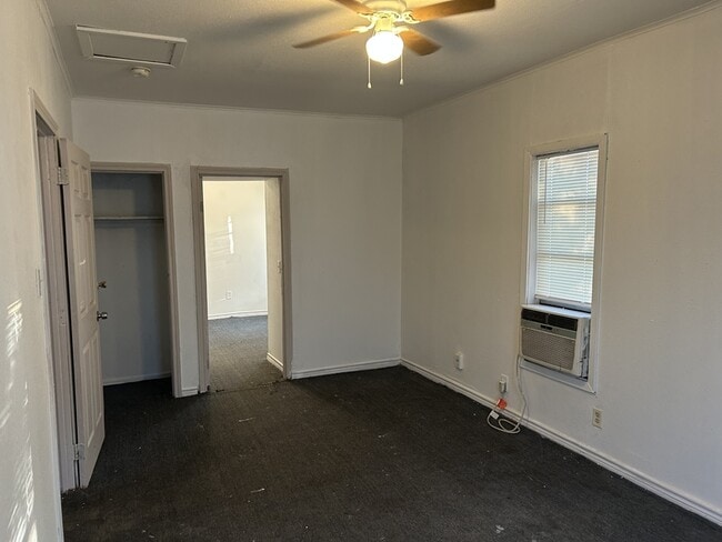 Building Photo - 1303 Bell St