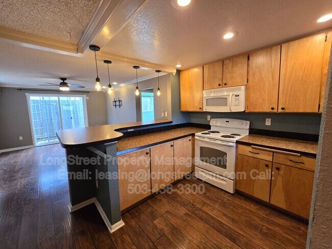 Building Photo - 1740 SW 12th Ave
