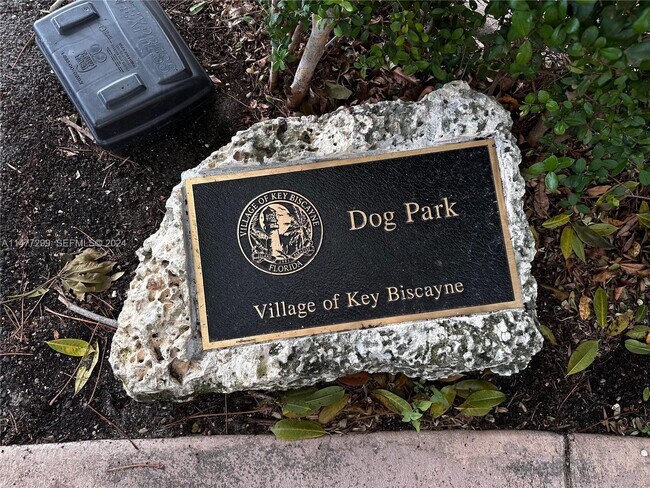 Building Photo - 325 Fernwood Rd