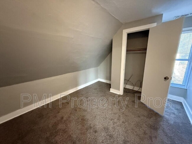 Building Photo - 3806 W Rohr Ave