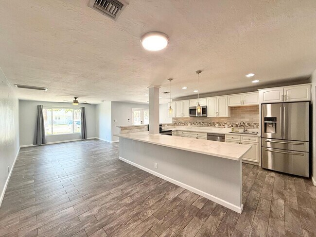 Building Photo - 3553 E Monterosa St