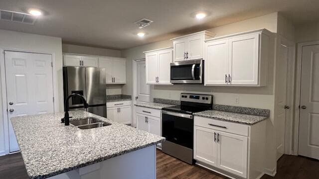 Building Photo - 3305 Serenity Dr NE