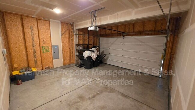 Building Photo - 9638 Vistas Park Dr