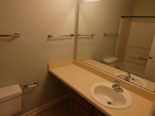 Building Photo - 3113 Olde Birch Dr