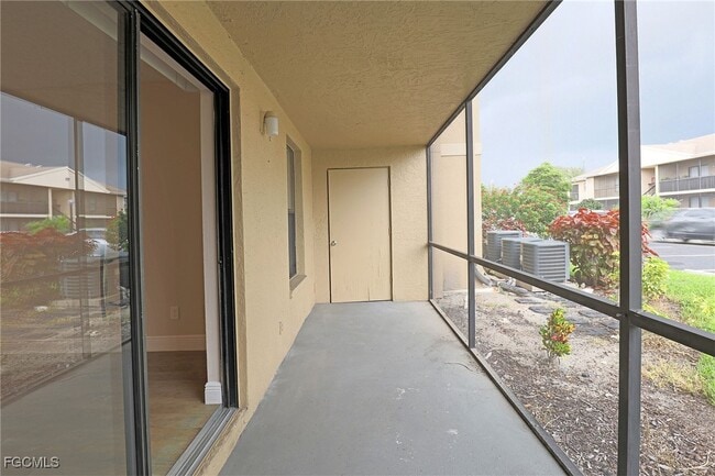 Building Photo - 5311 Summerlin Rd