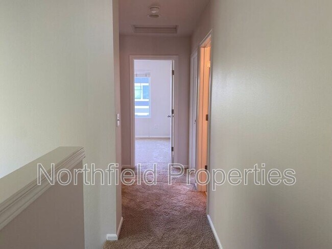 Building Photo - 3421 31st Dr