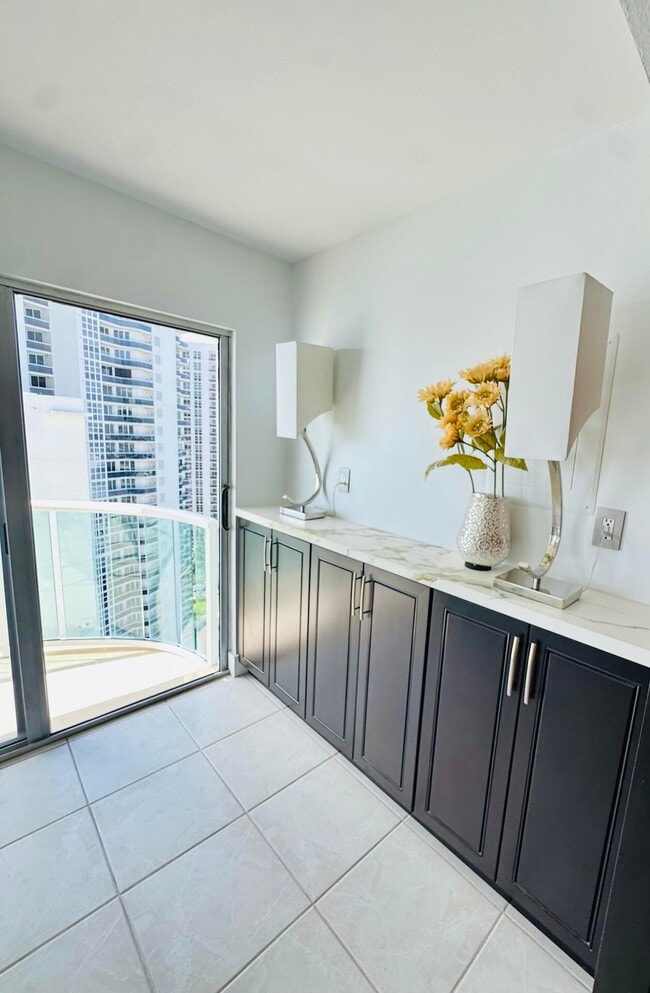 Building Photo - 3400 Galt Ocean Dr