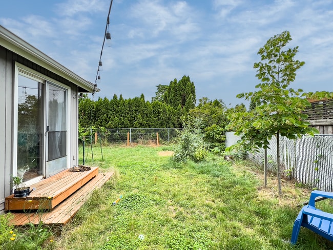 Building Photo - Charming and Cared for 3 bedroom, 1 bath home in the Brentwood-Darlington Neighborhood.