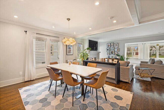 Building Photo - 4445 N Frederick Ave