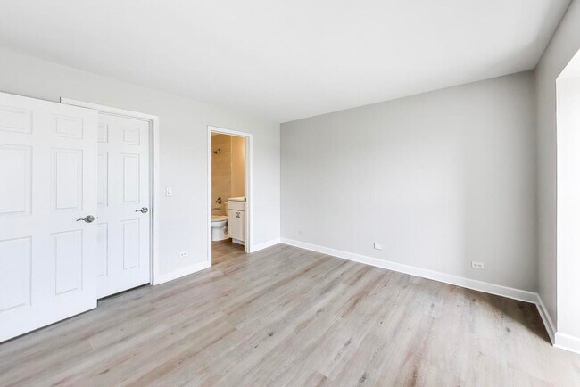 Building Photo - 2219 Rossiter Pkwy